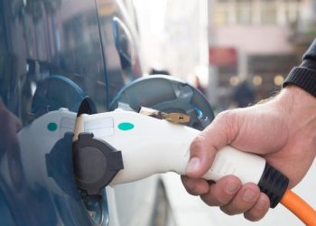 Auto Klub – Pitanje svih pitanja: Hoćemo li u 2025. napokon kupovati povoljnije električne automobile?