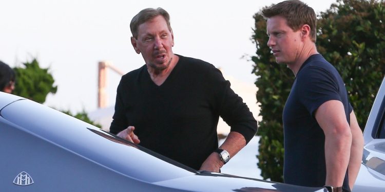 Auto Klub – Poznati milijarder vlasnik je otoka na Havajima, no zaustavio ga je policajac i kaznio zbog brzine. Kako je to moguće?