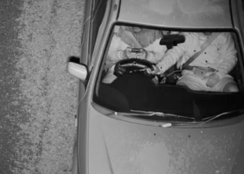 Auto Klub – Stigla super kamera kojom upravlja umjetna inteligencija: Na meti vozači koji koriste mobitel u vožnji