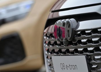 Auto Klub – Tamni oblaci nad njemačkom autoindustrijom zbog električnih auta: Div iz Ingolstadta otpušta 1500 radnika