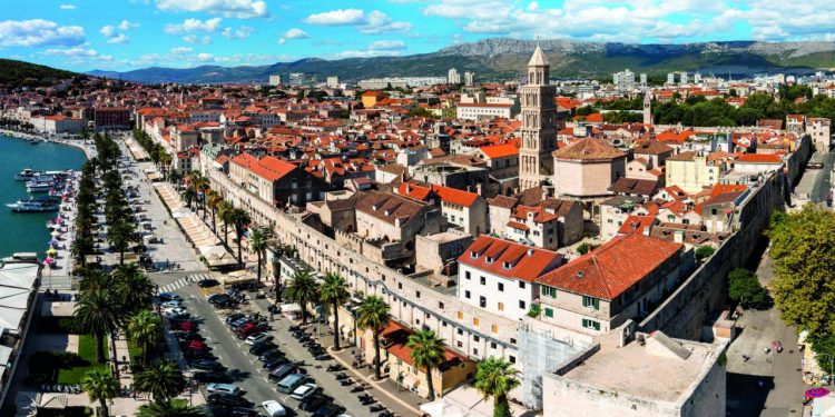 Auto Klub – Tragom svjetske baštine s novim VW Tiguanom: U Splitu se najveće blago grada krije u podrumima