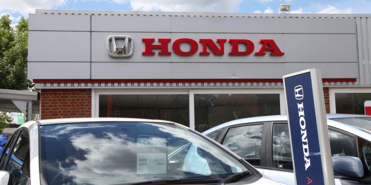 Auto Klub – U auto salonu ostali u čudu: ‘Otvorio je prtljažnik i od kada radimo nitko nam nije ovako došao platiti auto’