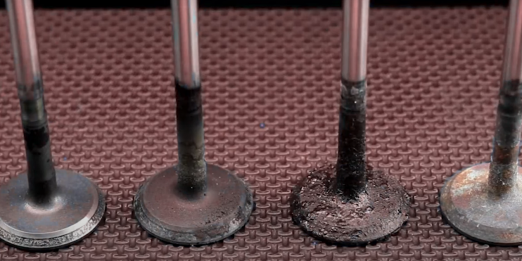 Auto Klub – Video: Test pokazao kako lošije gorivo može oštetiti motor automobila