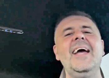 Beogradski odvjetnik završio u hrvatskom zatvoru: Pogledajte samo što je pjevao na putu do Knina