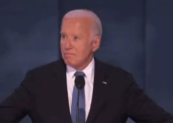 Biden brisao suze dok se opraštao: Harris najavila da će pobijediti Trumpa