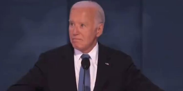 Biden brisao suze dok se opraštao: Harris najavila da će pobijediti Trumpa