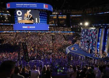 Biden na konvenciji DS pozdravio Kamalu Harris u emotivnom oproštajnom govoru (Video)