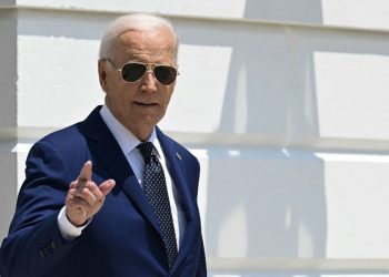Biden priznaje da je bio izbačen iz utrke — RT World News