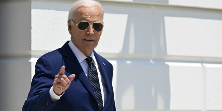 Biden priznaje da je bio izbačen iz utrke — RT World News
