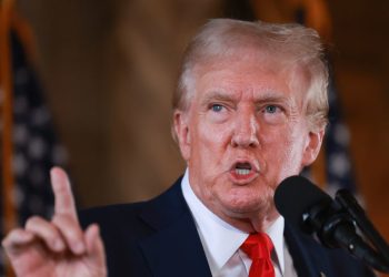 Bidenove ‘glupe prijetnje’ izazvale su sukob u Ukrajini – Trump — RT World News