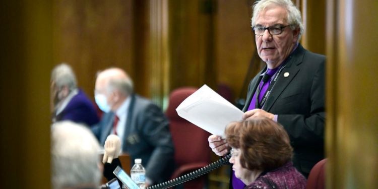 Bivši političar iz Sjeverne Dakote priznao je da je putovao Europom radi seksa s maloljetnicom