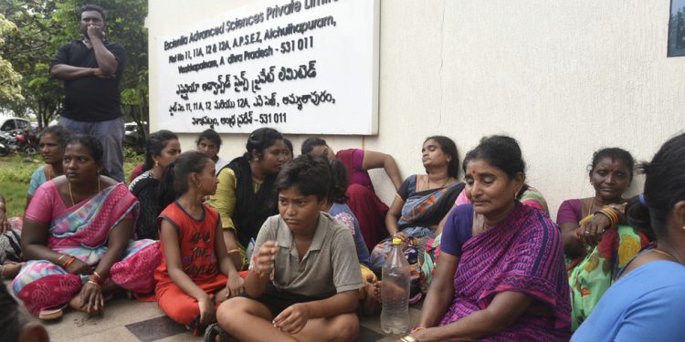 Broj mrtvih u eksploziji farmaceutske tvornice popeo se na 17 — RT Indija