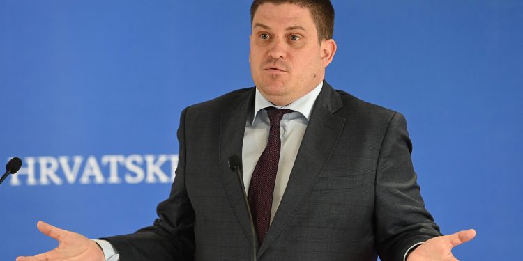 Butković se oglasio o nesreći na trajektu: ‘Tu sam cijelo vrijeme, ne bježim od odgovornosti’