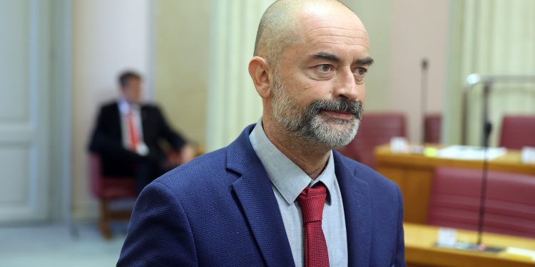 Čabaj stao uz Radića: ‘Penava daje falša obećanja koja će se raspuknuti kao balon od sapunice’