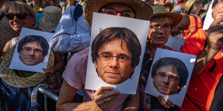 POMOGAO MU U BIJEGU Katalonska policija u potrazi za Puigdemontom uhitila svog čovjeka | NACIONAL.HR