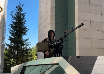 Čečenski vođa zahvaljuje Musku za Cybertruck sa mitraljezom (VIDEO) — RT Rusija i bivši Sovjetski Savez