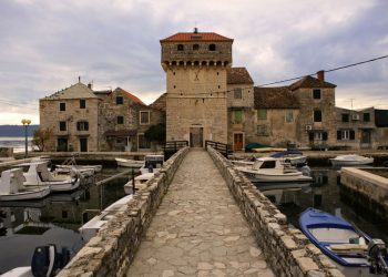 Četvrta grupna izložba Krugovi otvara se ove nedjelje u 19 sati u Kaštel Gomilici