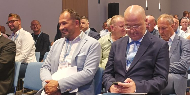 Članovi napuštaju Domovinski pokret, saborska većina tanka: Spominje se osnivanje nove stranke