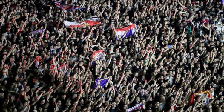 DESNIČARI U DELIRIJU Ore se Thompsonove pjesme: ‘Svi putevi vode u Imotski’ | NACIONAL.HR