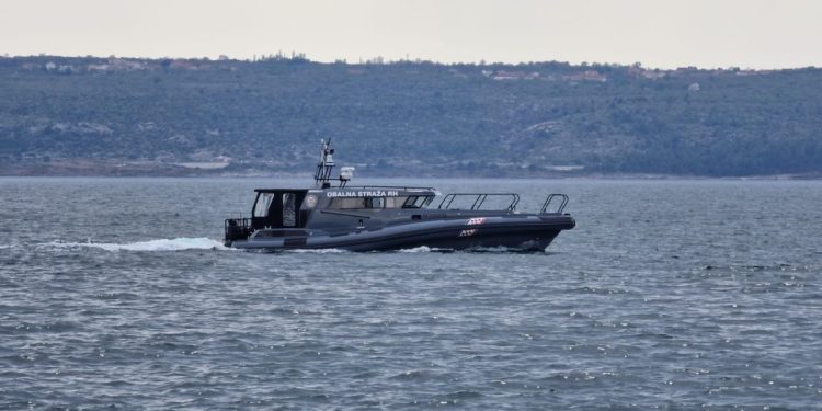 DOBRE VIJESTI Nema ozlijeđenih niti onečišćenja mora u nasukavanjima brodica tijekom nevremena u zadarskom akvatoriju