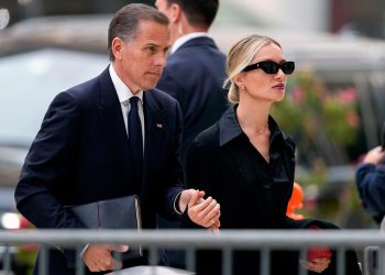 DOJ tvrdi da je Huntera Bidena angažirao rumunjski oligarh da ‘utječe na američku politiku:’ dokumenti