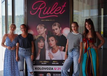 DOMA JE NAJLJEPŠE I NAJTEŽE IGRATI” Proćakulali smo s glumicama čija se predstava u Splitu prodala u rekordnom roku: “Sama bit ove predstave je prijateljstvo i ljubav prema sebi