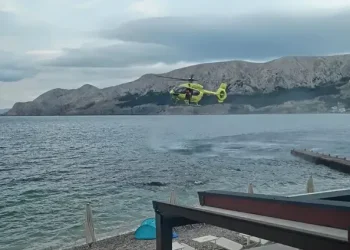 DRAMA NA KRKU Ženi pozlilo u moru, hitno stigao helikopter, ali joj nažalost nije bilo spasa