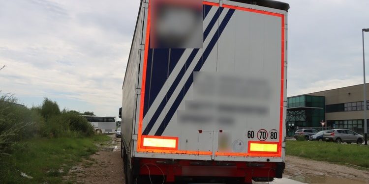 DVOJAC U AKCIJI Zagrebačka policija zaplijenila gotovo 60 kilograma droge. Pronađen kokain, konoplja, novac… | NACIONAL.HR