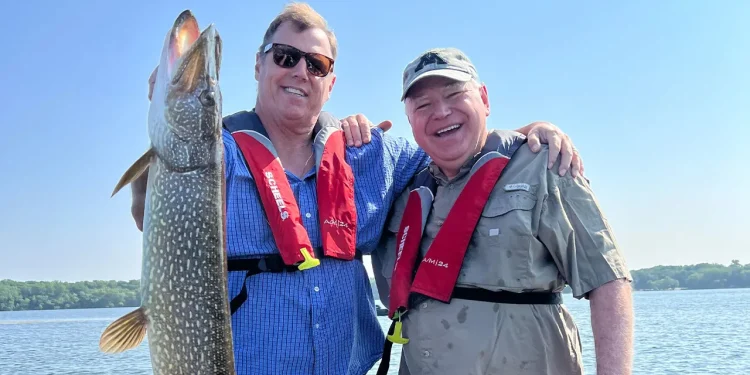 Demokratski zastupnik Minnesote brani Walza od ‘radikalne’ etikete GOP-a: ‘Ne mogu se više složiti’