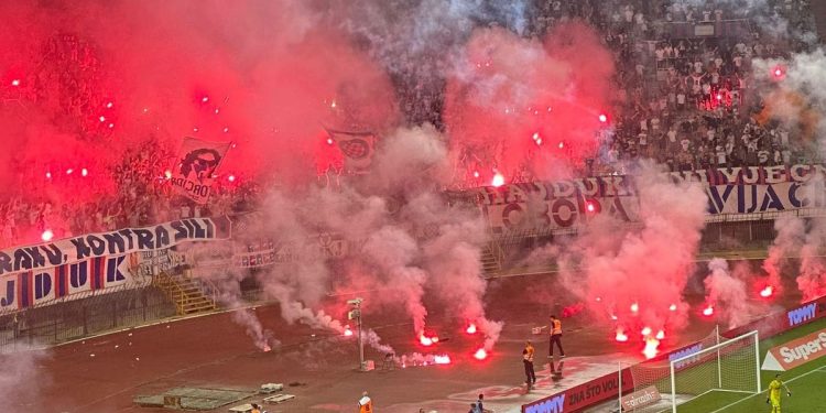 Deset navijača privedeno na utakmici Hajduka i Varaždina
