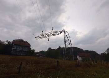 NEVRIJEME U BiH Jak vjetar kod Doboja oštetio dalekovod i lomio stabla; u više regija jaka tuča | NACIONAL.HR