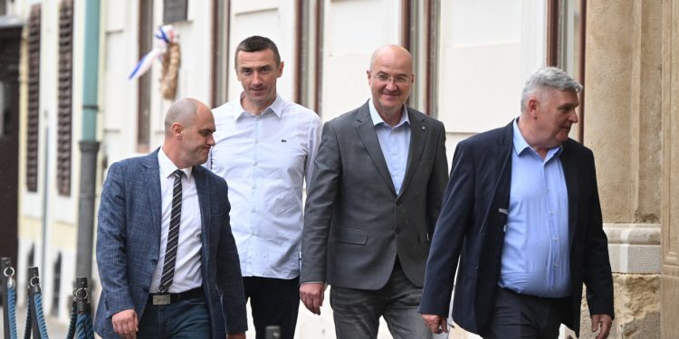 Domovinci poručili: ‘Naši ministri nisu glasali za financiranje srpskog tjednika Novosti!’