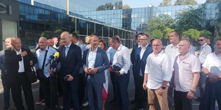 Domovinski pokret danas bira novo vodstvo, Radić poručio: ‘Ovako nije bilo ni u komunizmu’