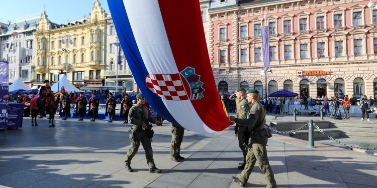 Država NATO-a nastavit će vojnu obvezu — RT World News