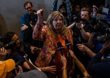 Državna zastupnica Gloria Johnson pobijedila je na demokratskim predizborima za Senat u Tennesseeju.