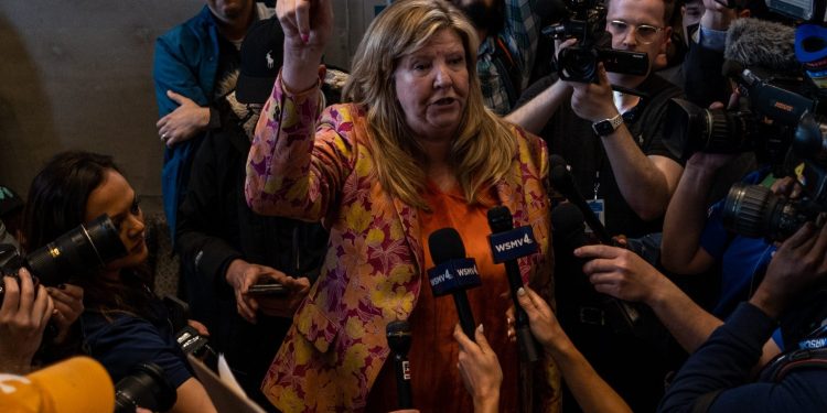 Državna zastupnica Gloria Johnson pobijedila je na demokratskim predizborima za Senat u Tennesseeju.