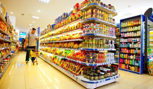 EKONOMSKI STRUČNJAK PRIBLIŽIO Evo koliko smo za 100 maraka prije 3 godine mogli kupiti brašna, ulja, benzina, šećera…