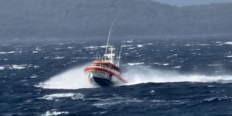 Evakuacija s kruzera, prijevoz kupačice bez svijesti… Lučke kapetanije diljem Jadrana spašavale ljude s otoka