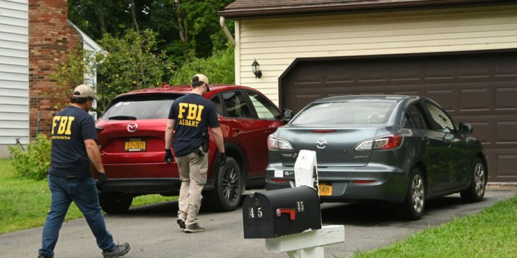 FBI pretresa kuću Scotta Rittera — RT World News