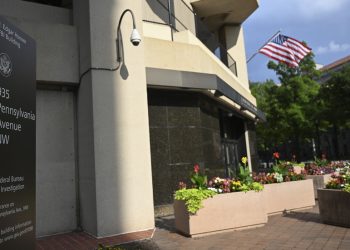 FBI ‘uvjeren’ da se Iran pokušao umiješati u američke izbore — RT World News