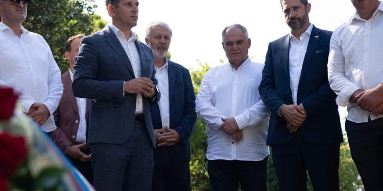 (FOTO) HDZ-ovci položili vijence: “Branitelji pod vodstvom Tuđmana omogućili su nam život u slobodi”