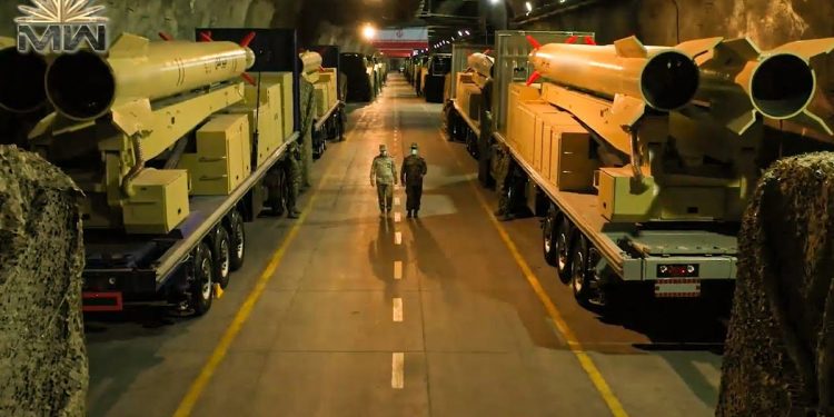 SAD upozorava Izrael: Iran sprema napad balističkim raketama