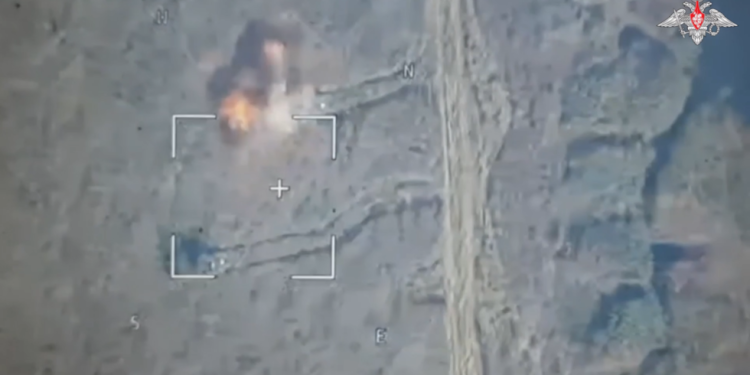 GLEDAJTE Ruska vojska udara na ukrajinsko oklopno oružje tijekom pokušaja upada – MOD — RT Rusija i bivši Sovjetski Savez