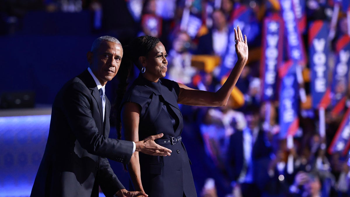 Obamas na pozornici DNC-a