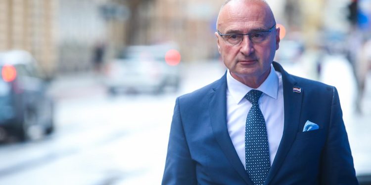 SZIJJARTO JE UVRIJEDIO HRVATSKU Grlić Radman: Nimalo prijateljska i dobrosusjedska gesta | NACIONAL.HR
