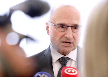 PREDIZBORNI HDZ U SINJU Grlić Radman: Milanović nas sramoti po svijetu; Pleknović: On je prošlost, a Primorac budućnost | NACIONAL.HR