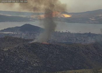 Gori na brdu kod Splita, već se zna uzrok opasnog požara: Službe alarmirane i gase