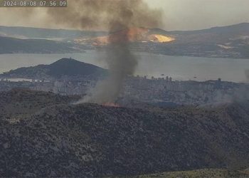 Gori na više mjesta u Dalmaciji: Hvar, Žrnovnica, Kornati…