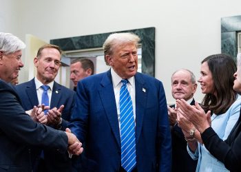 Graham poziva Trumpa da se usredotoči na politiku protiv Harrisa, upozorava da ‘showman’ možda neće pobijediti