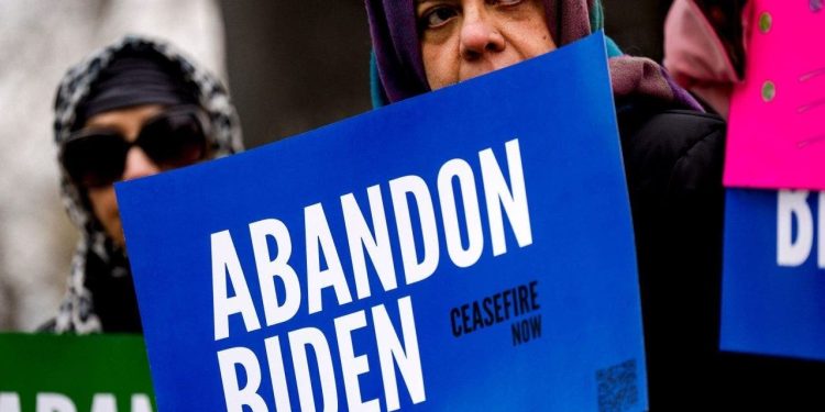 Grupa ‘Abandon Biden’ mijenja ime u ‘Abandon Harris’ uoči izbora